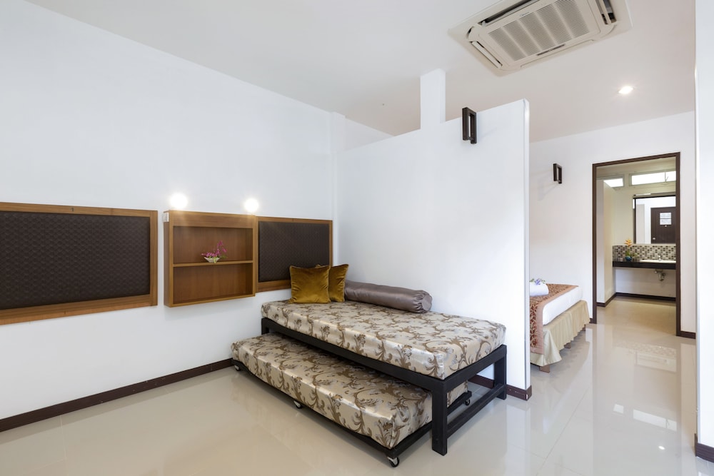 The Lantern Hostel and SPA