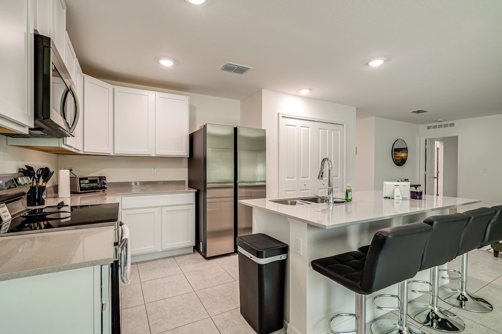 Tranquil Getaway w/ Spacious Yard in Brooksville!