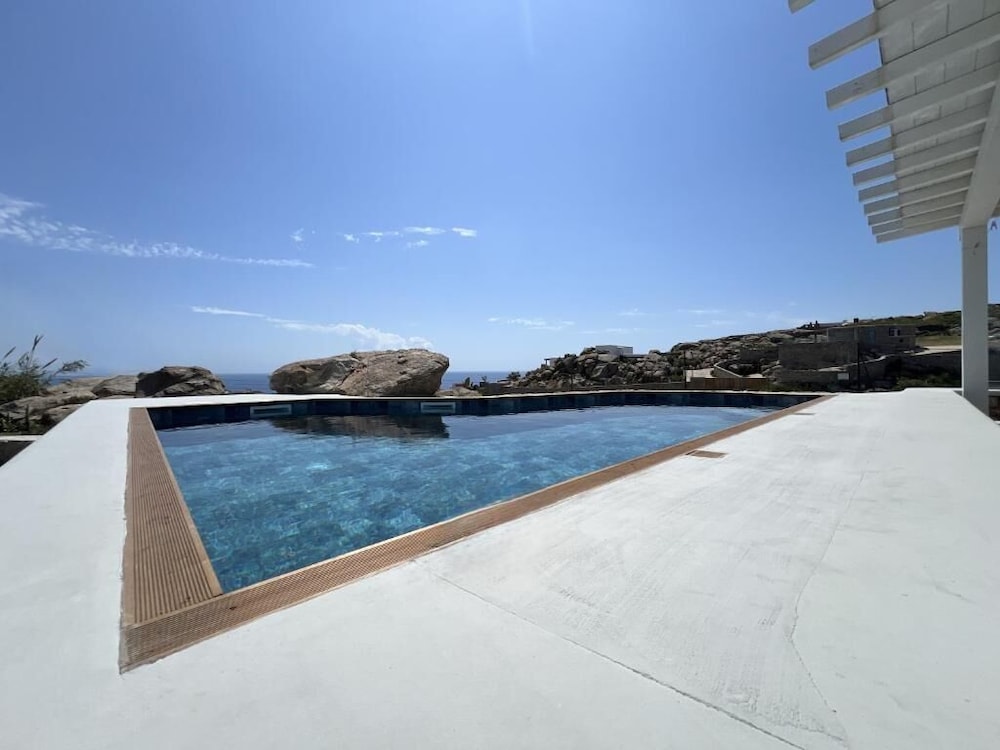 Psaros Village