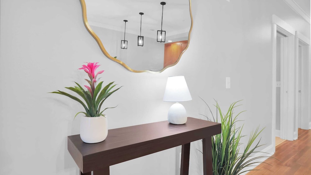 2 Suites Walkable Historic District Location The Juliette by Avantstay