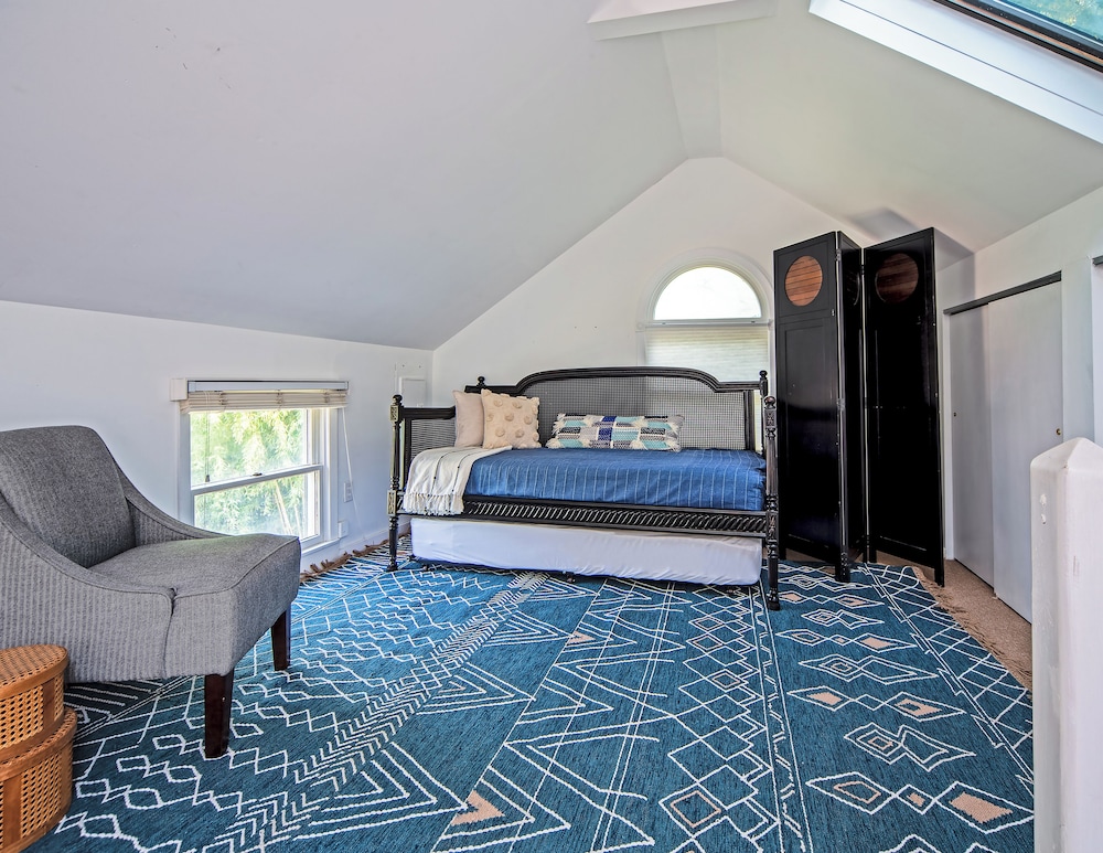 Bellport Inn