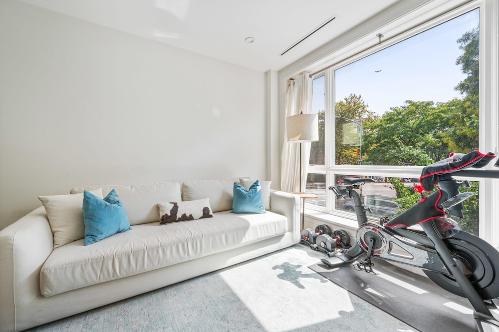 Withers by Rove Travel 1BR Williamsburg Apt
