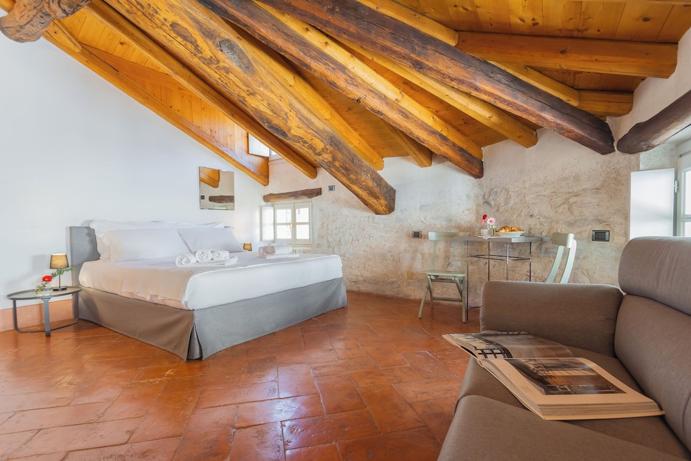 Antiche Mura by Rent all Como