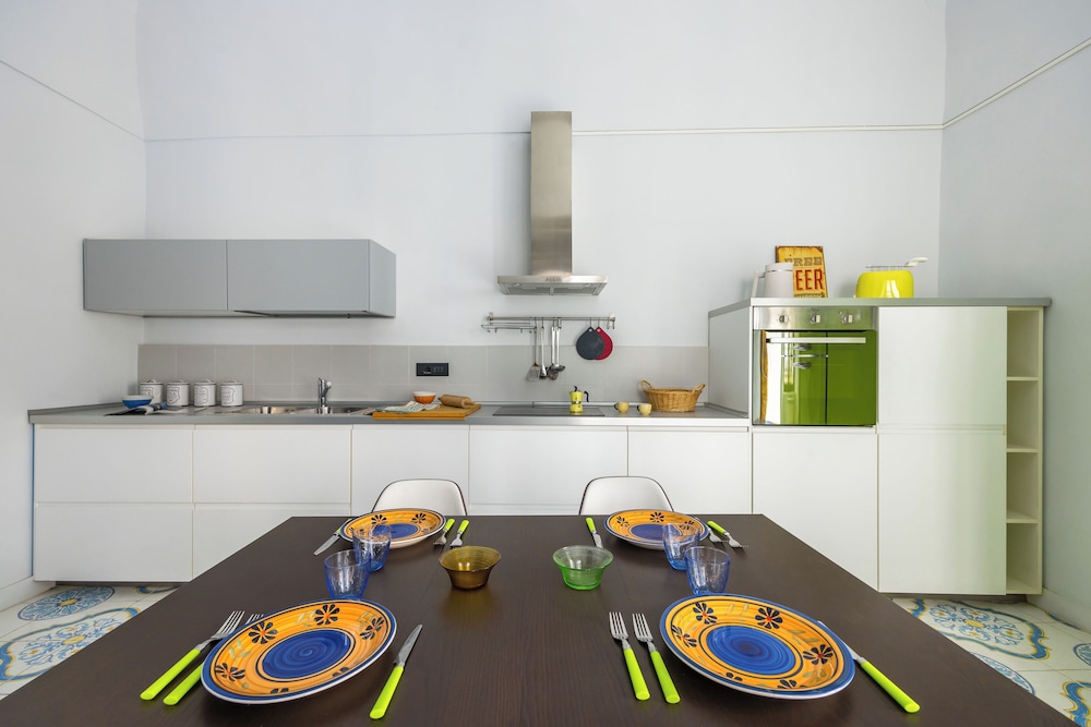 Leticia's Apartment by Wonderful Italy