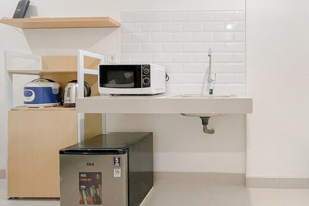 Practical Studio (No Kitchen) Near Unhas Bandaraya - Tallasa City Makassar Apartment