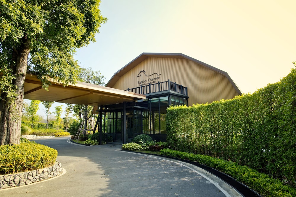 Hotel Rancho Charnvee Khaoyai - Image 1
