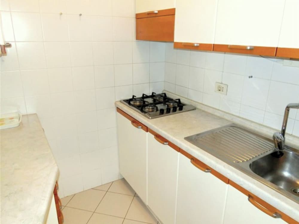Comfortable Apartment Near the Beach With Pool