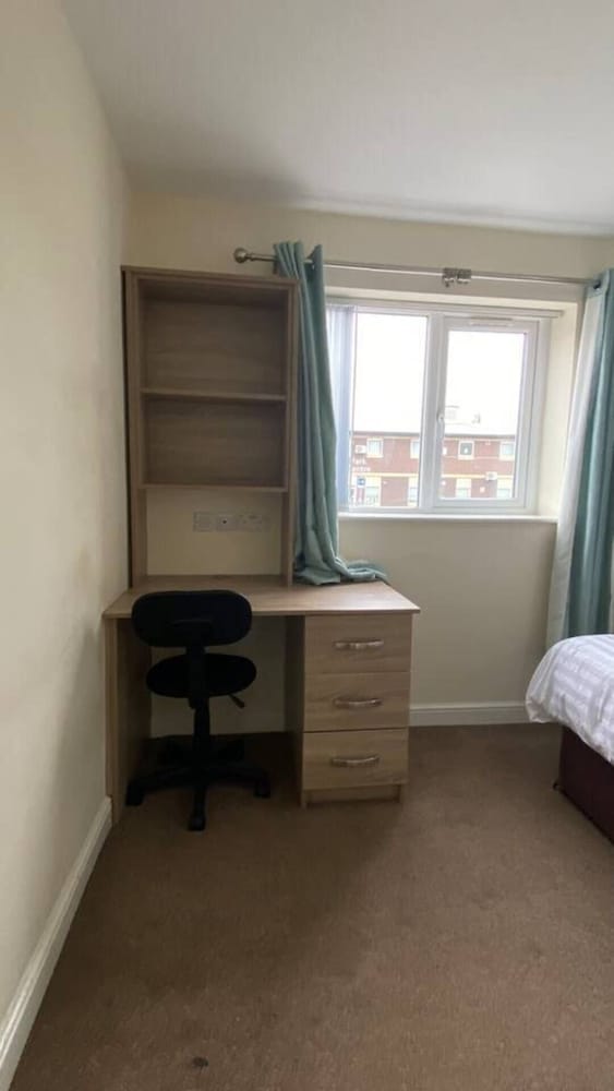Captivating 2-bed Apartment in Stockton-on-tees view 3