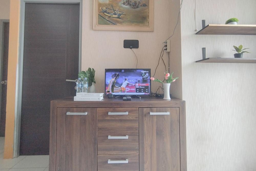 Brown Accent 1Br At Tamansari Prospero Sidoarjo Apartment