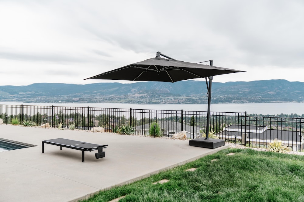 Salt w Pool Sauna Lake View Upper Mission Lux
