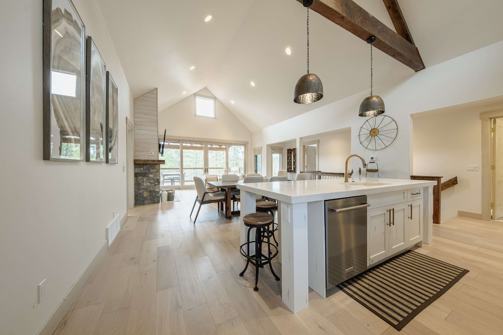 Wilderness Club Haven for 12!