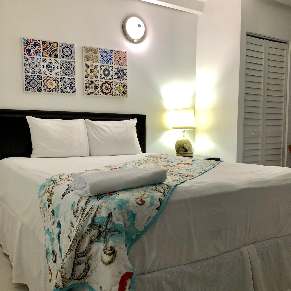 Renovated Posada Studio Apartment at Isla Verde
