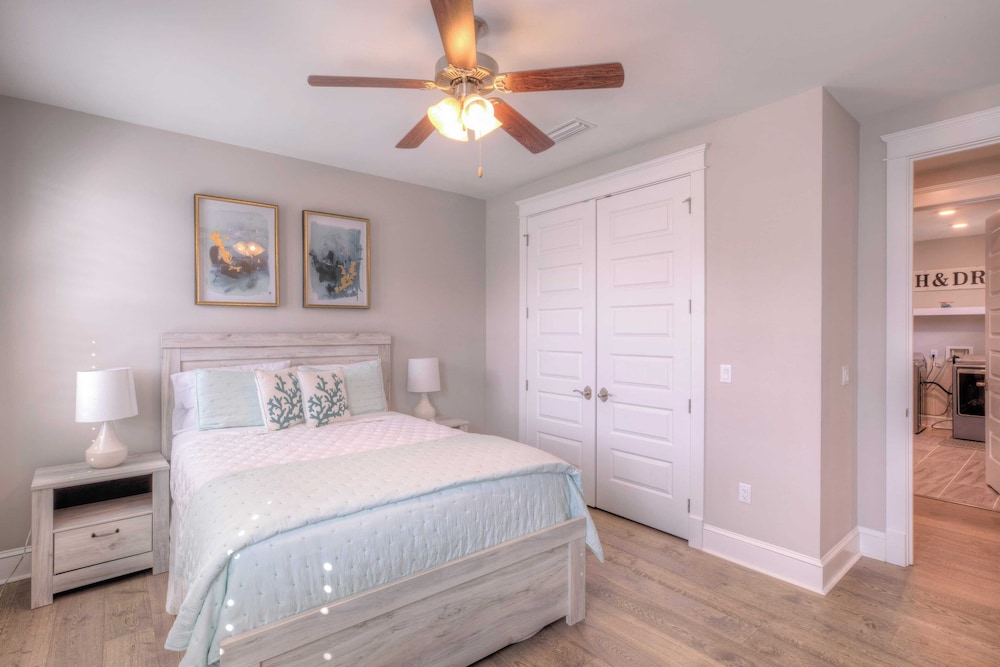 Coconut Cove by Avantstay Deck w/ Hot Tub, Access to 2 Pools