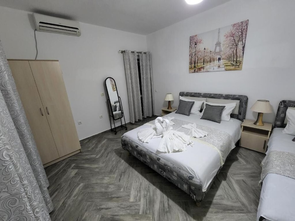 Apartments Cota