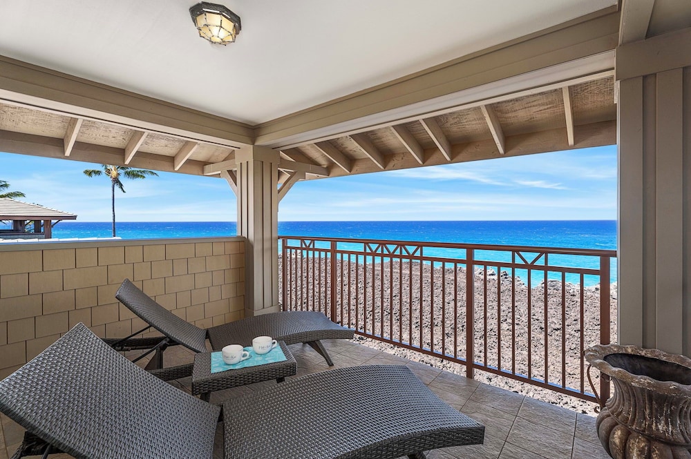 Direct Ocean Front - AC - Concierge Included - Ocean Viewing Lanai & Near Shops! -vrkcv