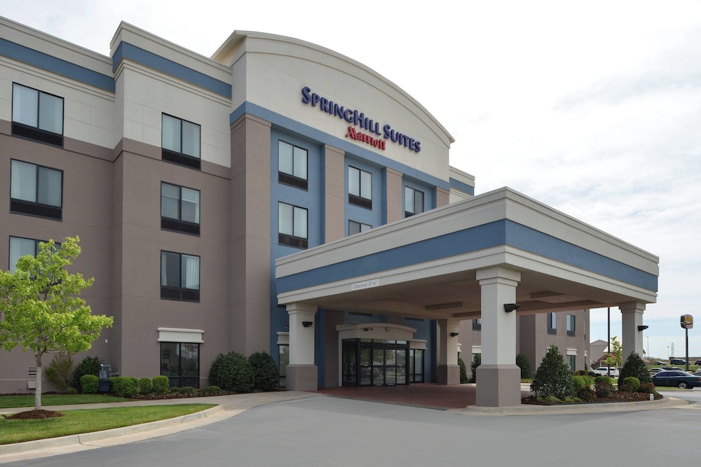 Hotel Springhill Suites by Marriott Oklahoma City Airport - Image 1