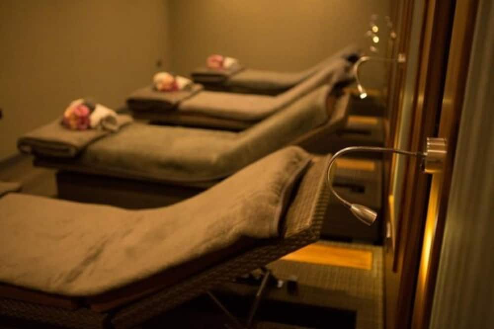 Farnham Vacations - Frensham Pond Country House Hotel  Spa - Property Image 10