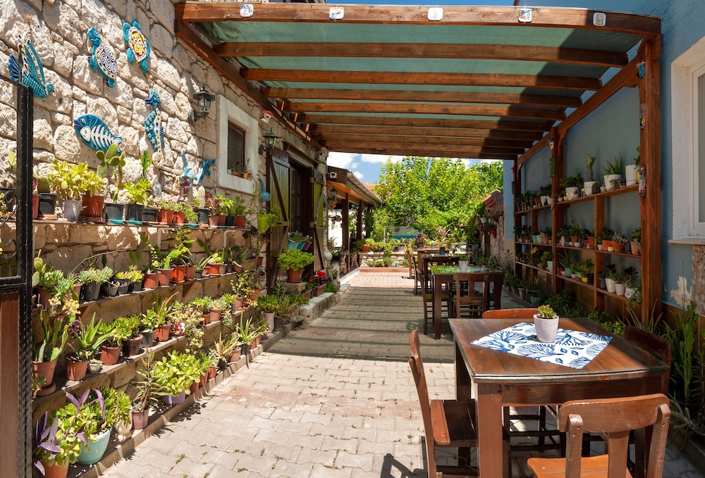 Flores Hotel Alaçatı - Image 12