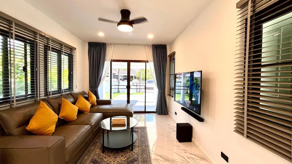 Khaolak Pool Villa With 3 Bedrooms