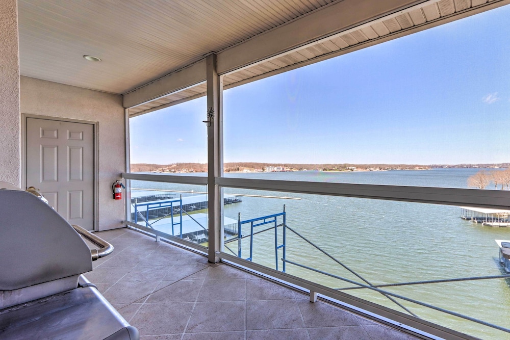 Relax by Pools: Top-floor Lands End Corner Unit view 5