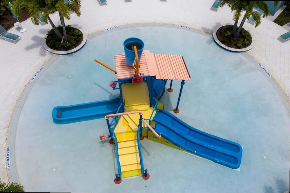 Splendid 6Bd w Private Pool Solara Resort 2154