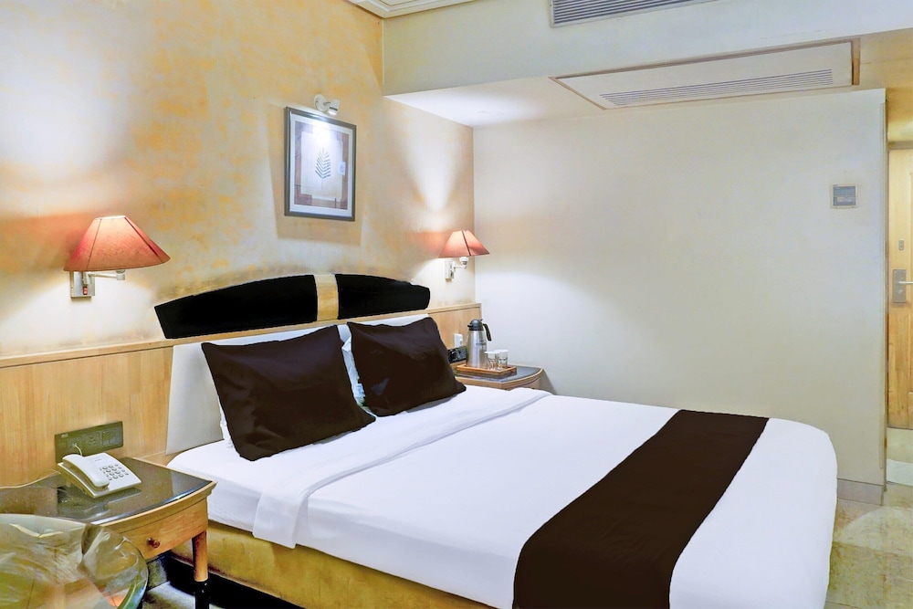 Premium Room Near Pataleshwar Temple, Pune