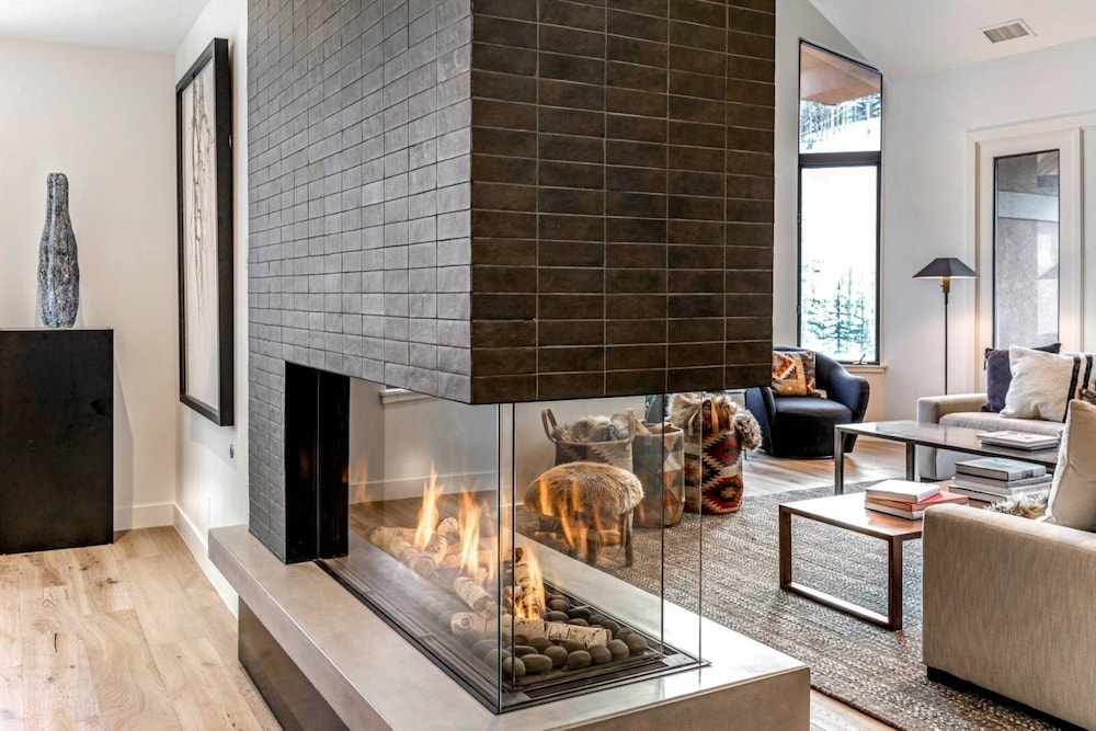 Gorgeous 4 Bedroom Ski In/out Condo in Beaver Creek Village