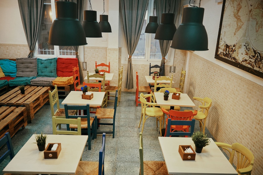 LOFT HOSTAL Group 36