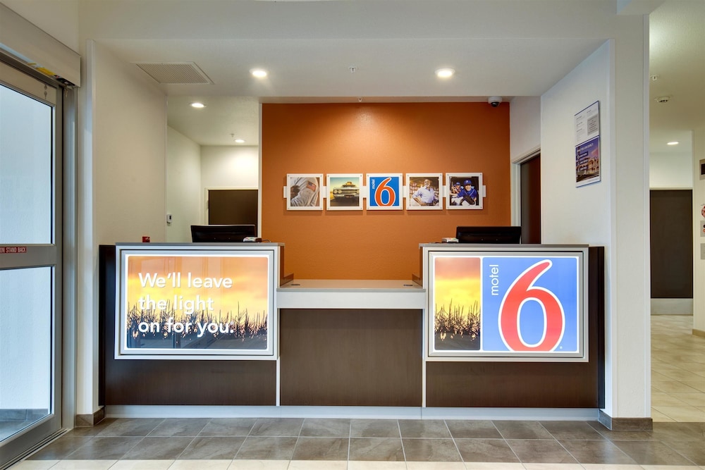 Motel 6 Poplar Bluff, MO