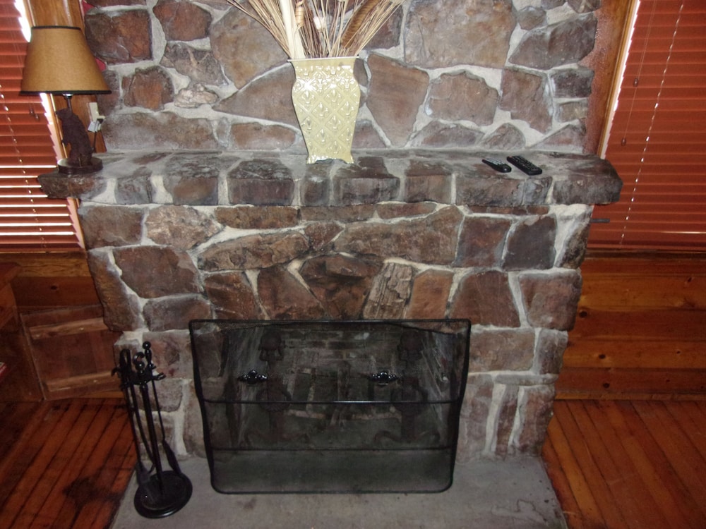 Embers Lodge and Cabins