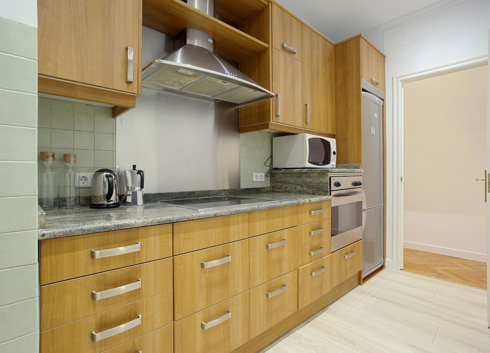 Big Apartment 2 Bedrooms & 2 Bathrooms. Chamberí view 4