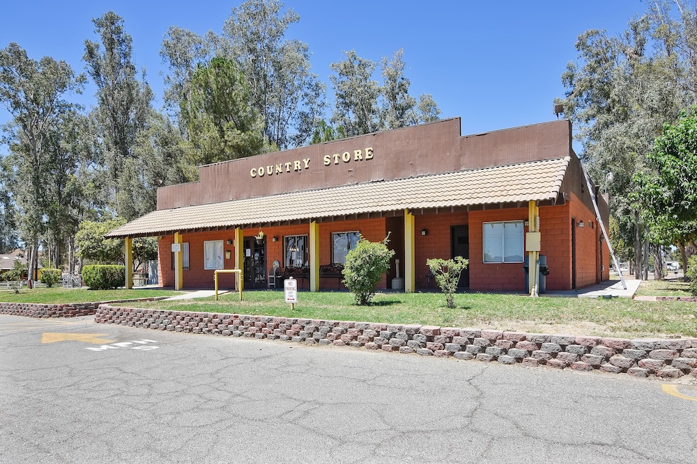 Wilderness Lakes RV Resort