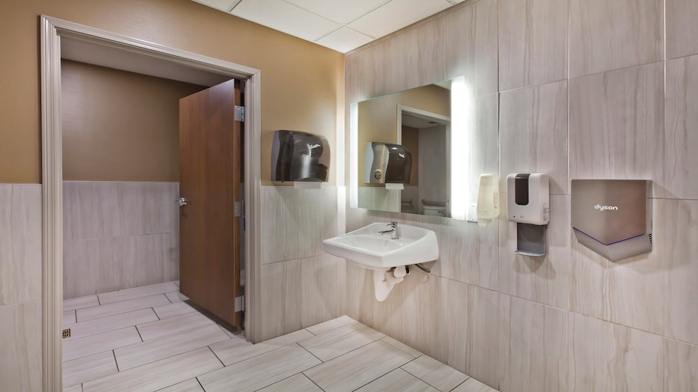 Green River Vacations - Holiday Inn Express  Suites Green River, an IHG Hotel - Property Image 3