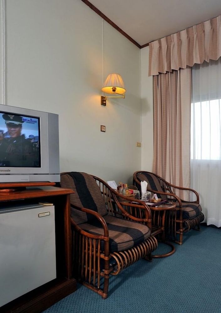 Mae Yom Palace Hotel