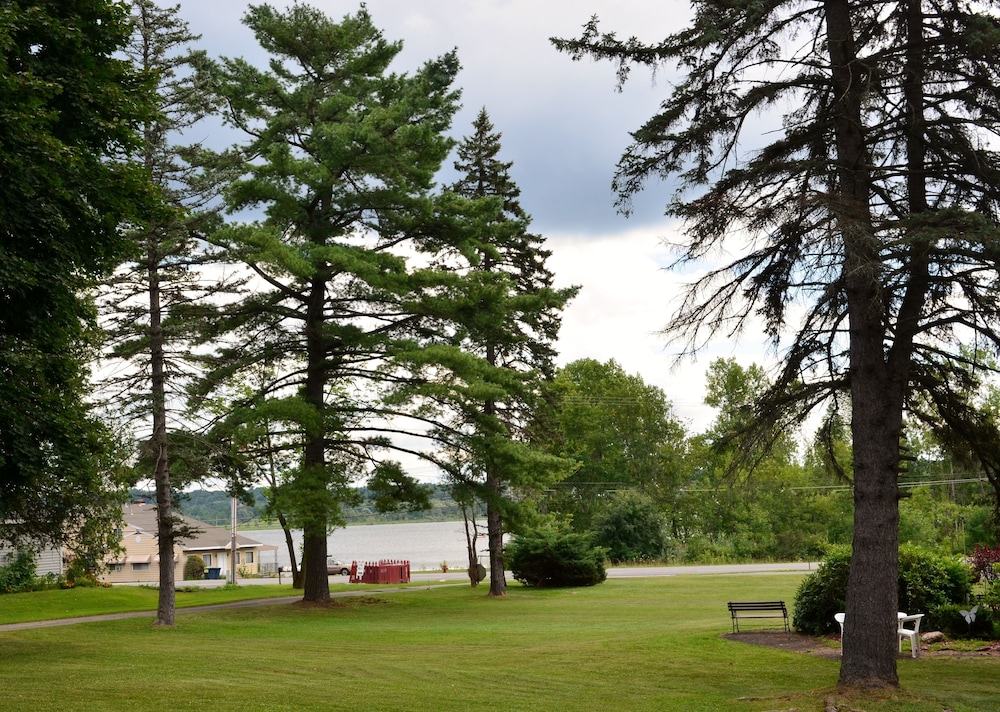 Chamber Lane Motel