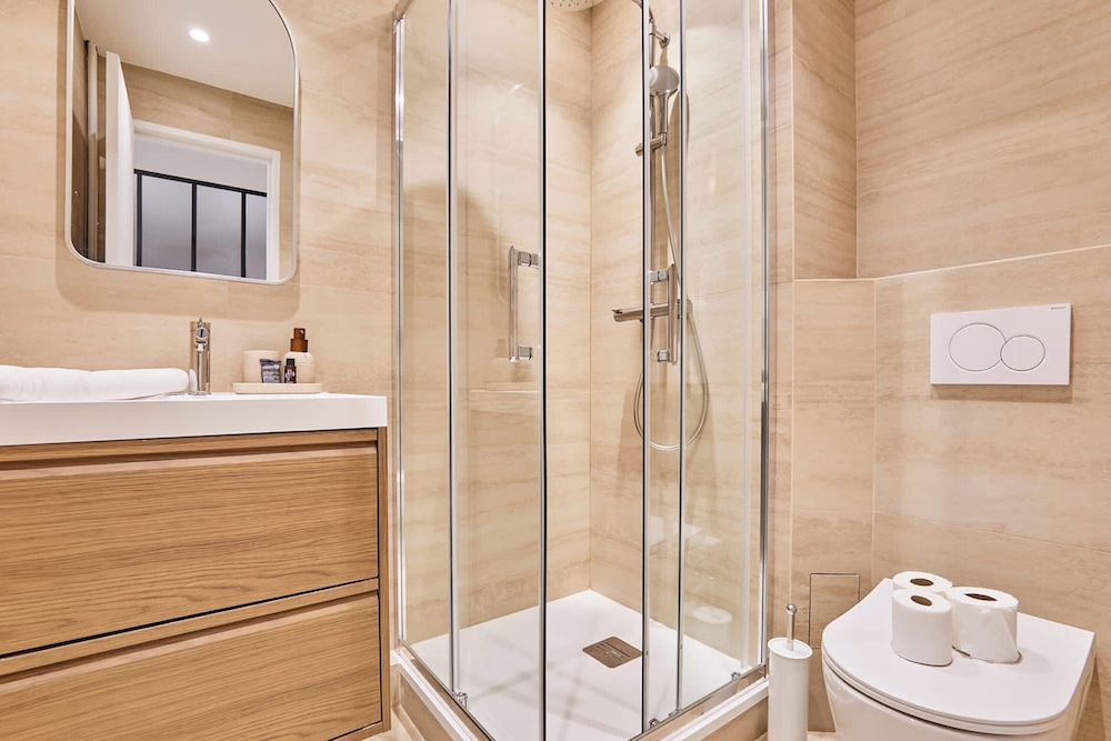 THE Parisian Suite / Center of Paris