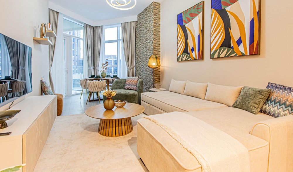 Exclusive 1BR Urban Oasis Canal