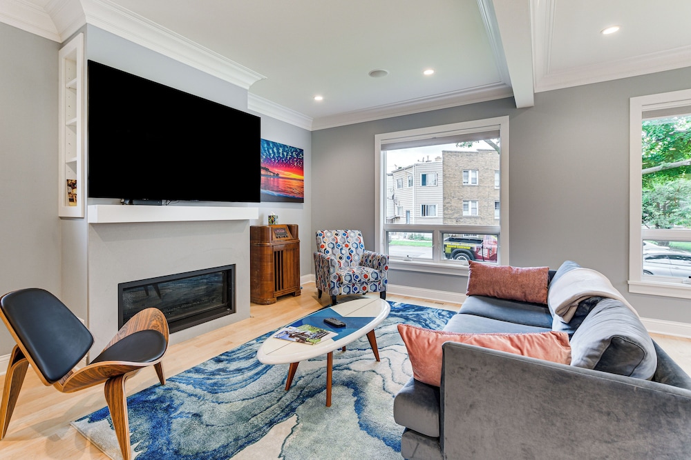 Game Room, Deck & Yard: Chicago Home