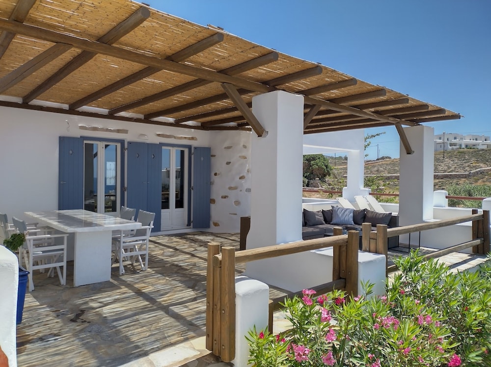 Seaside Villa Costal Vibes Walk to Beach