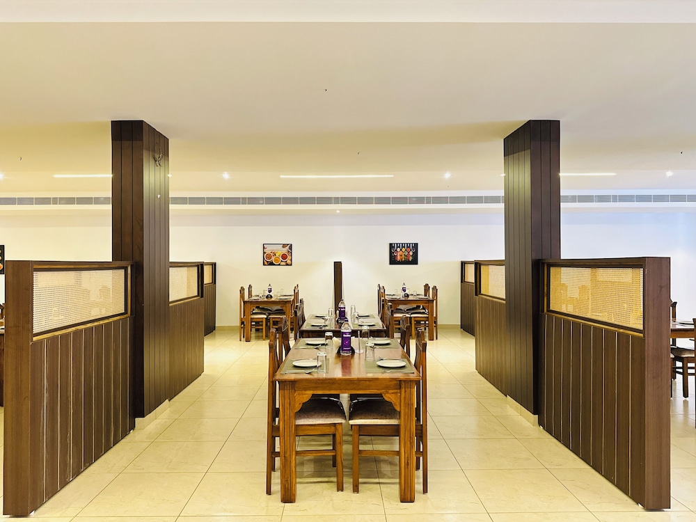 Shambhavi Hotel & Convention Centre