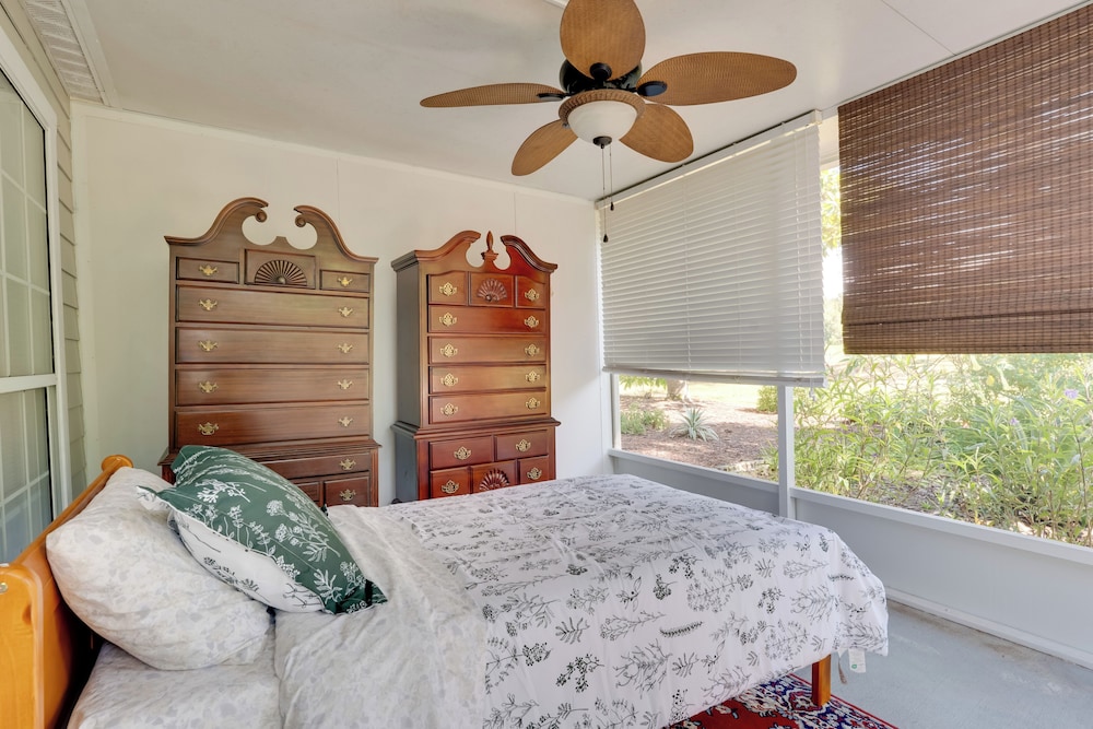 Golf Course Community Home Near Springs & Swimming