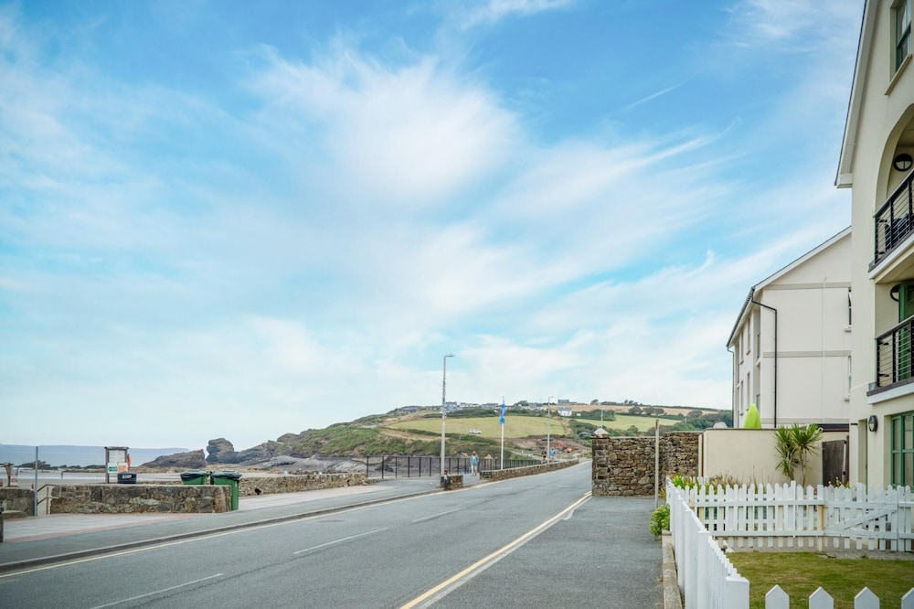 3 St Bride s Bay View - 3 Bedroom - Broad Haven