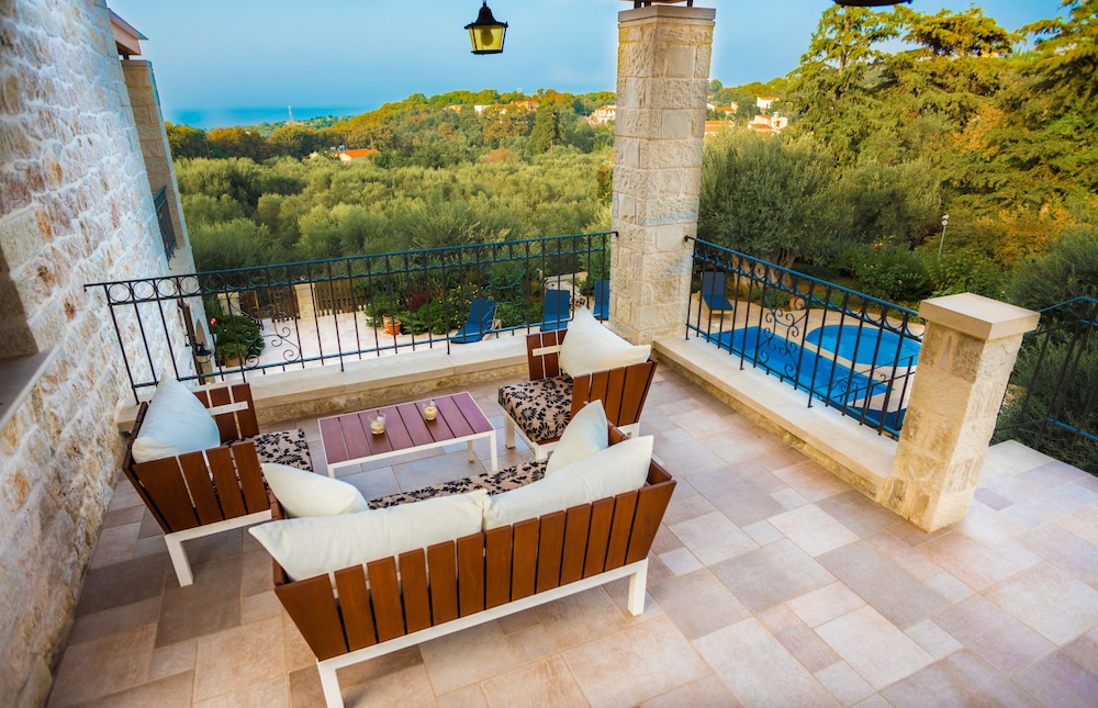 Vederi Estate