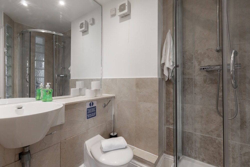 Comfy Apartments in Queensway