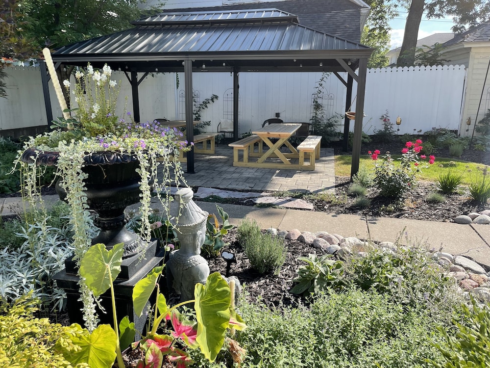 Carriage House B&B