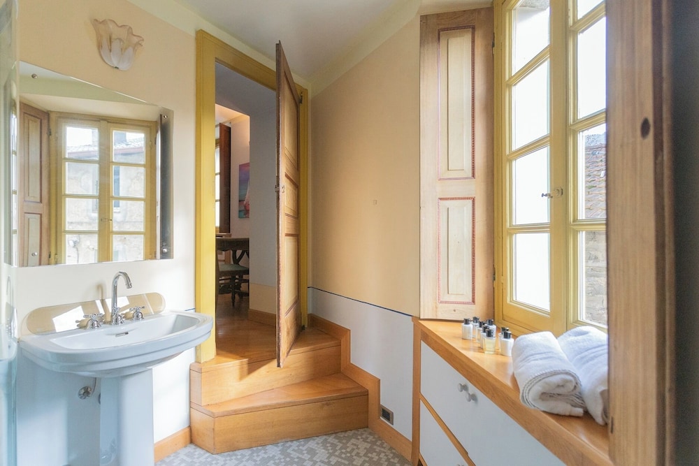 Villa Torre di Palanzo With Magnificent View by Rent all Como