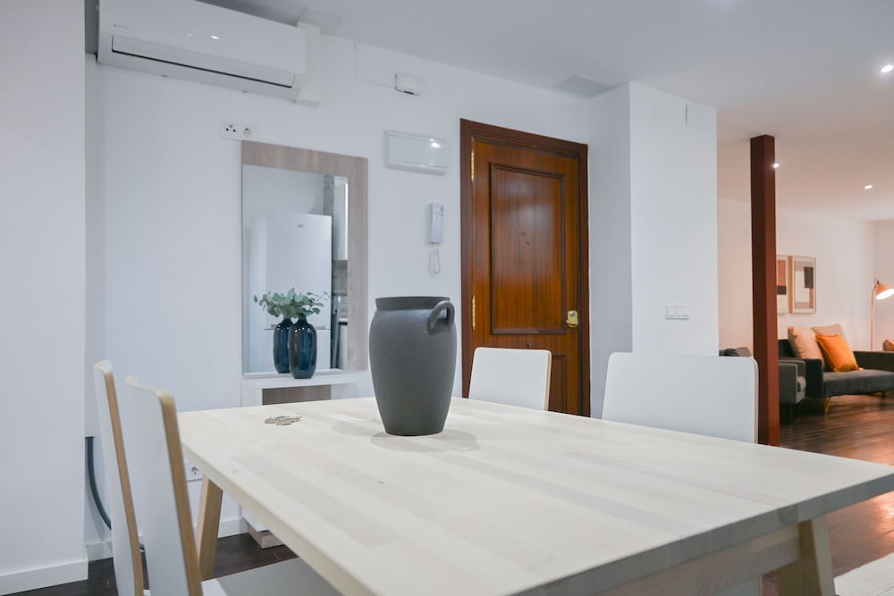 M Sen1692 Amplio Apartamento con Balc n en Calle