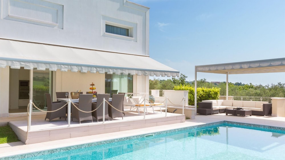 Villa Surya 8 2 photo 5