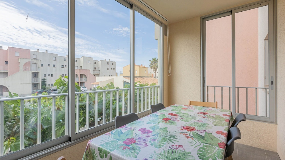 Bright & Breezy Retreat in Agde
