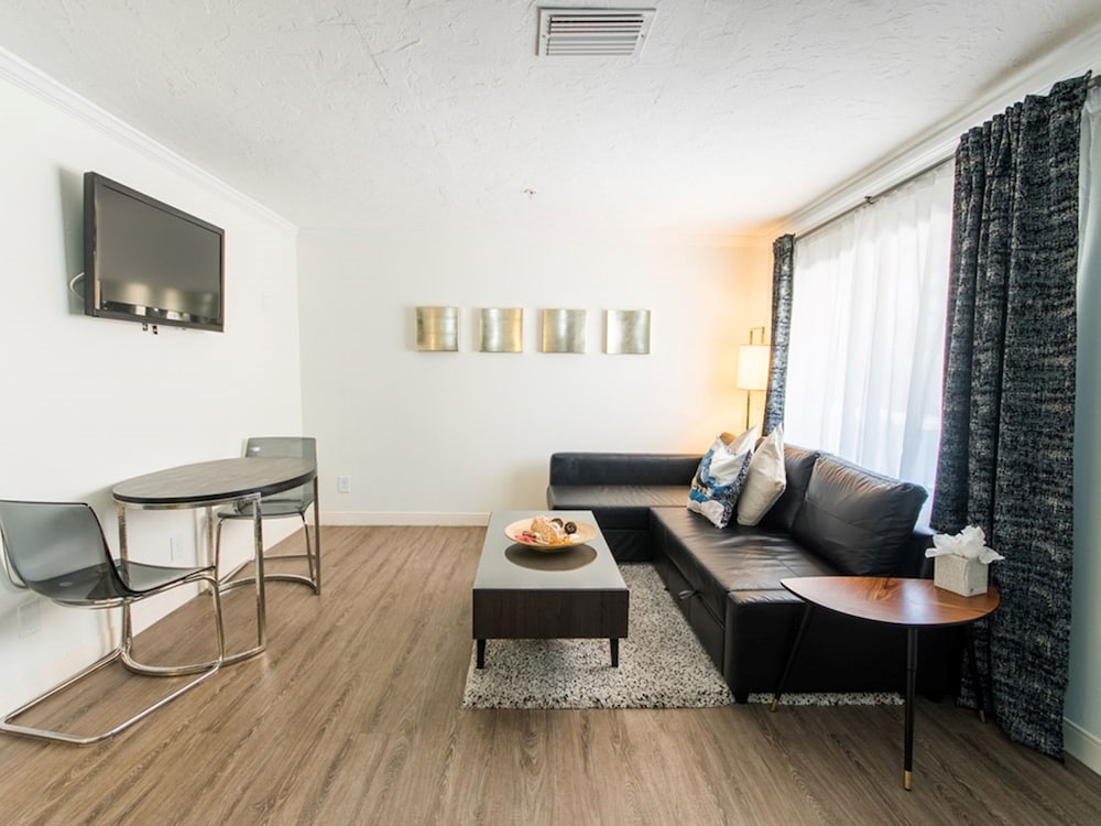 Orlando Vacations - Hibiscus Suites - Gateway to Siesta Key - Property Image 8